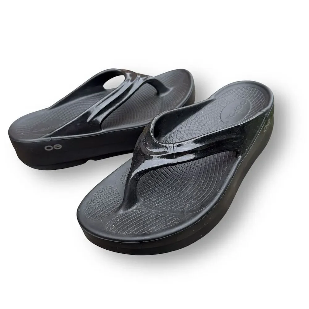 OOFOS Women's Black Comfort Sandals - Picture 4 of 14